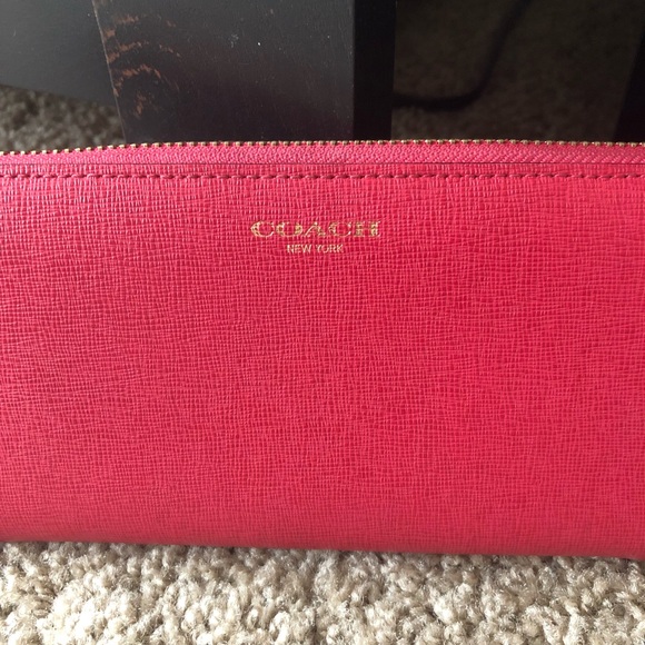 Coach Accordion Zip Wallet - Pink - Picture 5 of 5